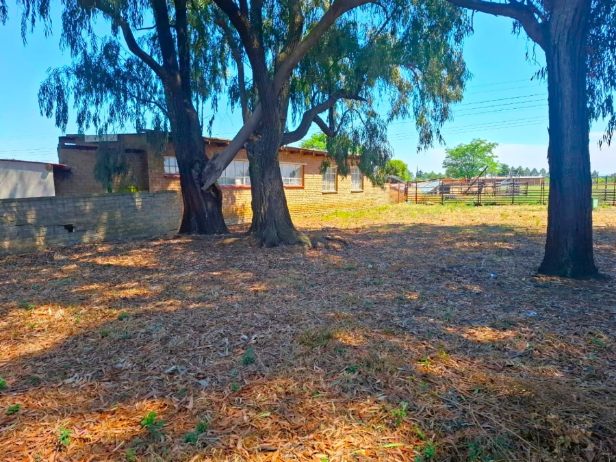 7 Bedroom Property for Sale in Mooilande Gauteng
