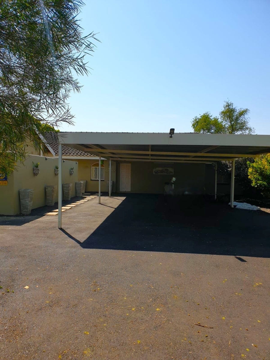 6 Bedroom Property for Sale in Meyerton Central Gauteng