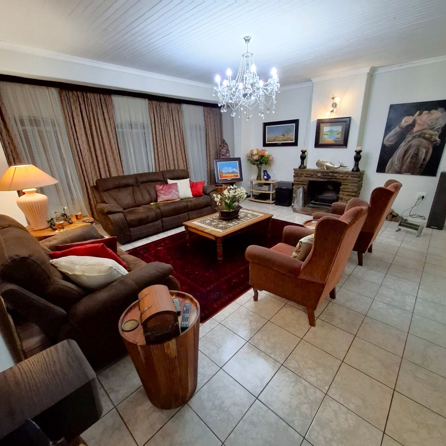 6 Bedroom Property for Sale in Meyerton Central Gauteng