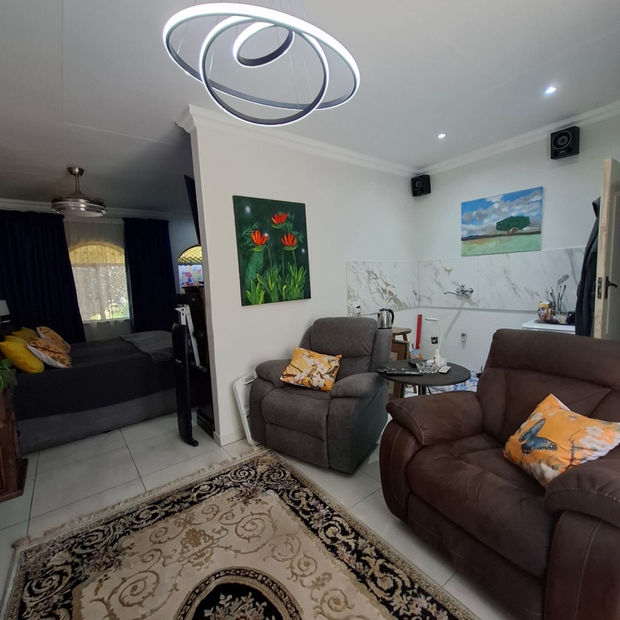 6 Bedroom Property for Sale in Meyerton Central Gauteng