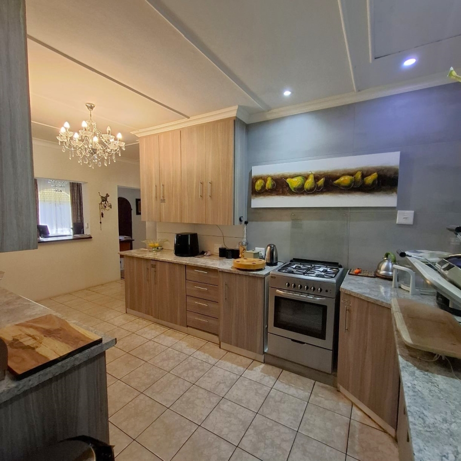 6 Bedroom Property for Sale in Meyerton Central Gauteng