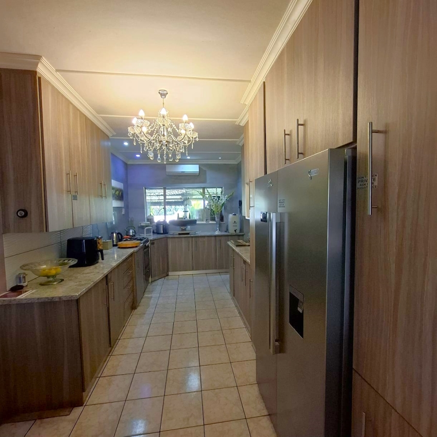 6 Bedroom Property for Sale in Meyerton Central Gauteng