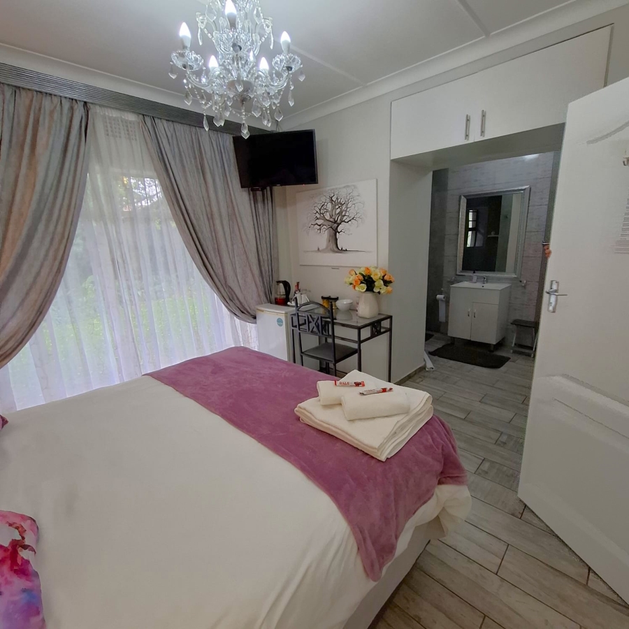 6 Bedroom Property for Sale in Meyerton Central Gauteng