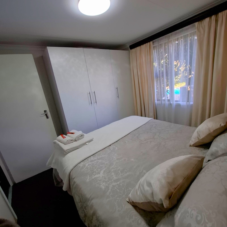 6 Bedroom Property for Sale in Meyerton Central Gauteng