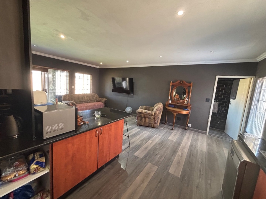 2 Bedroom Property for Sale in Annlin Gauteng