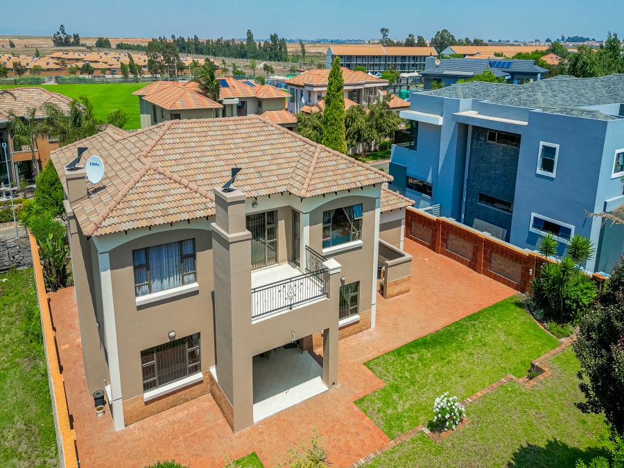 5 Bedroom Property for Sale in Helderwyk Gauteng