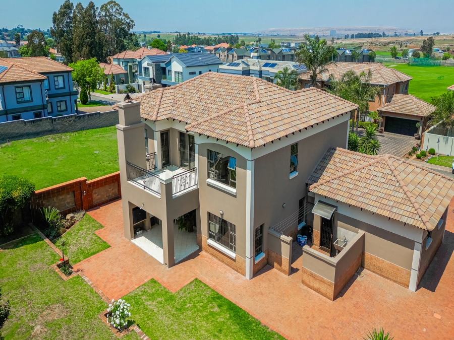 5 Bedroom Property for Sale in Helderwyk Gauteng