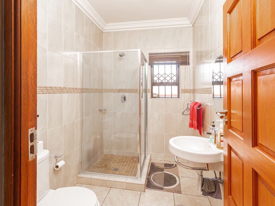 5 Bedroom Property for Sale in Helderwyk Gauteng