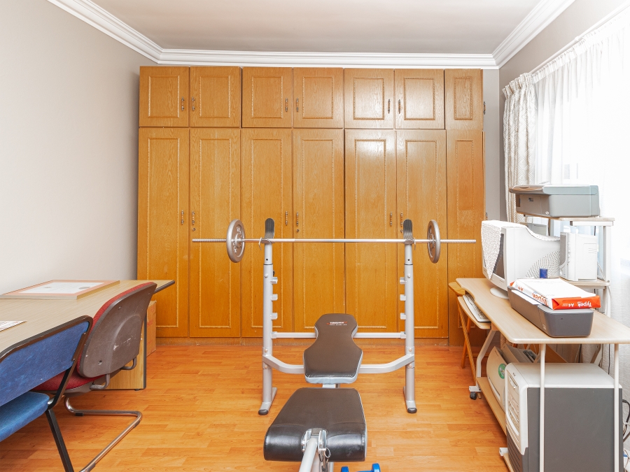 5 Bedroom Property for Sale in Helderwyk Gauteng