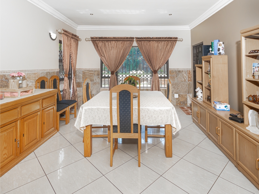 5 Bedroom Property for Sale in Helderwyk Gauteng