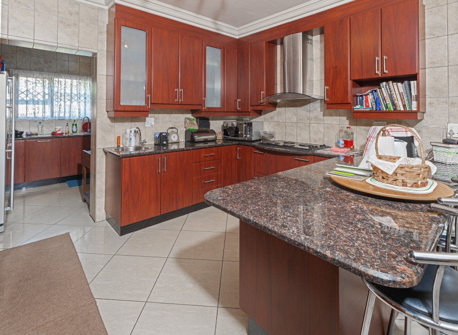 5 Bedroom Property for Sale in Helderwyk Gauteng