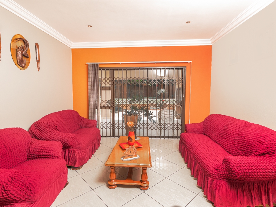 5 Bedroom Property for Sale in Helderwyk Gauteng