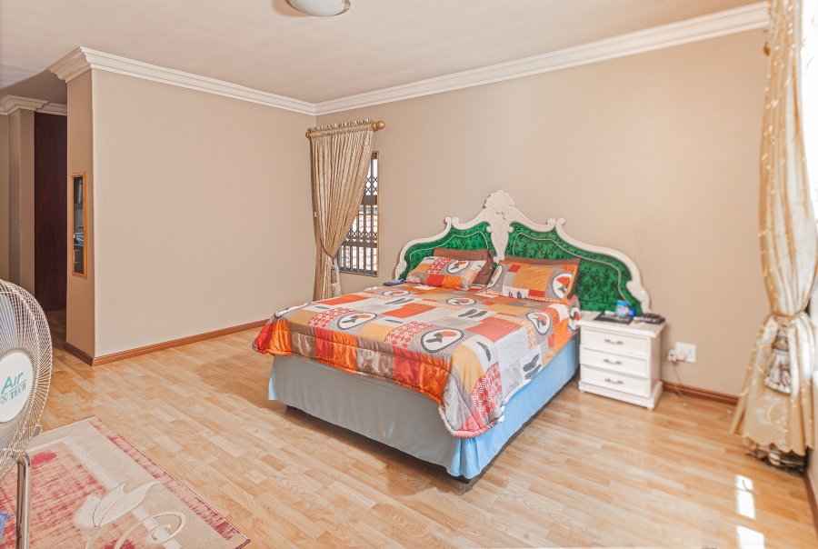 5 Bedroom Property for Sale in Helderwyk Gauteng