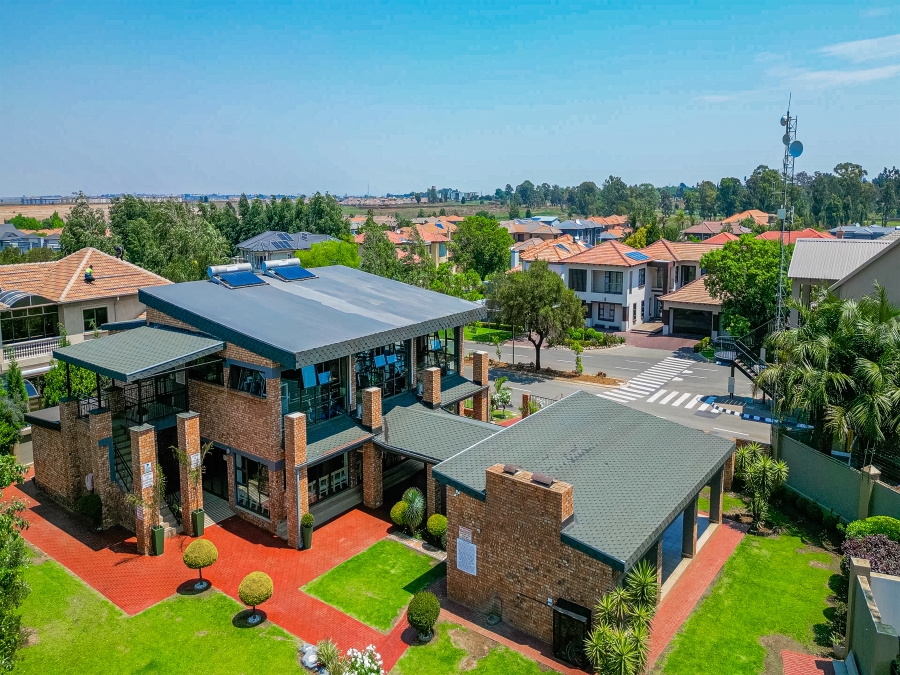 5 Bedroom Property for Sale in Helderwyk Gauteng