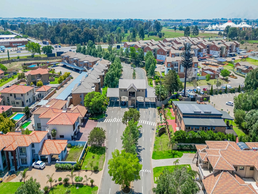 5 Bedroom Property for Sale in Helderwyk Gauteng