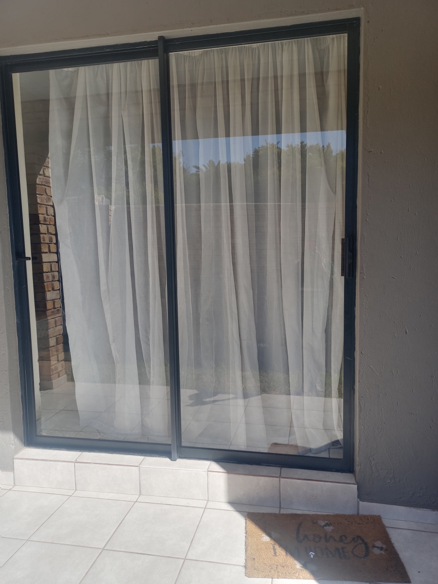 2 Bedroom Property for Sale in Cloverdene Gauteng