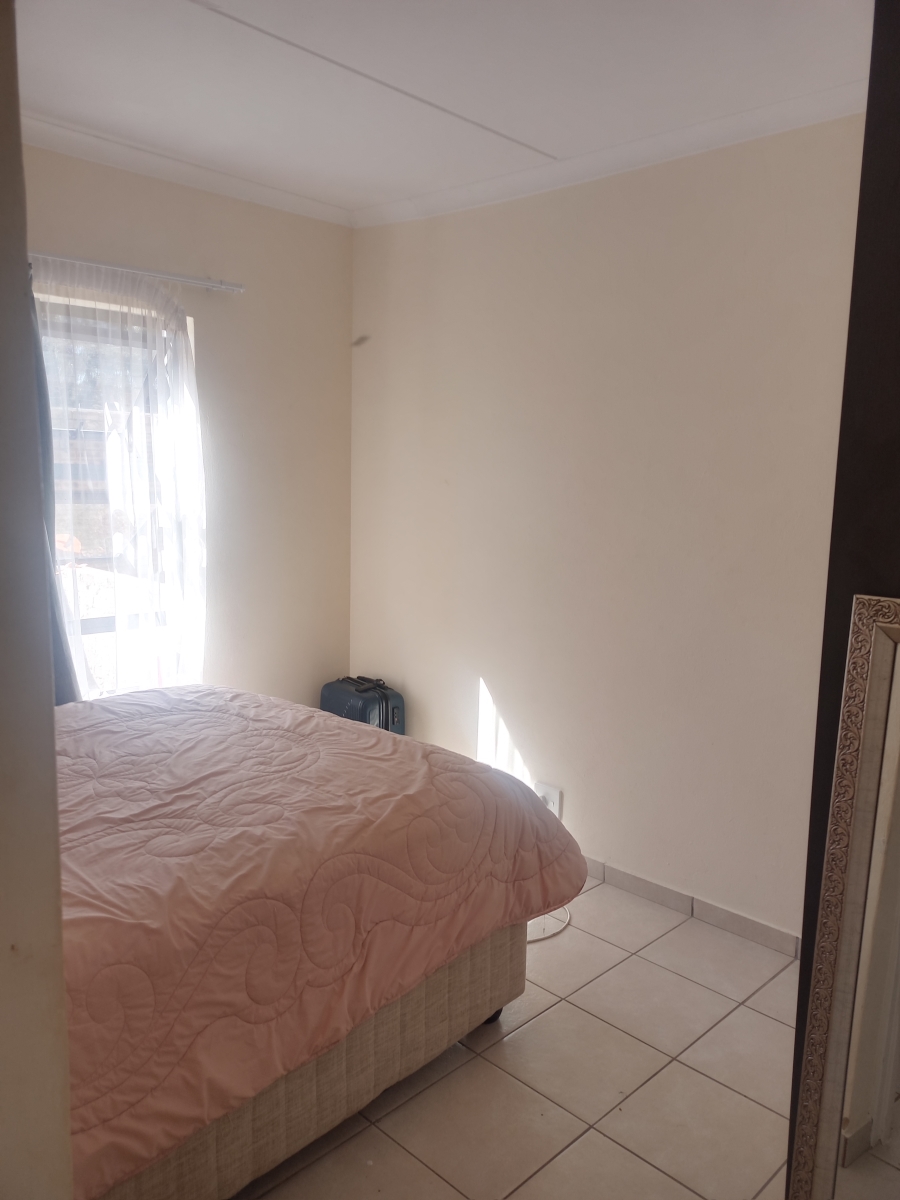 2 Bedroom Property for Sale in Cloverdene Gauteng