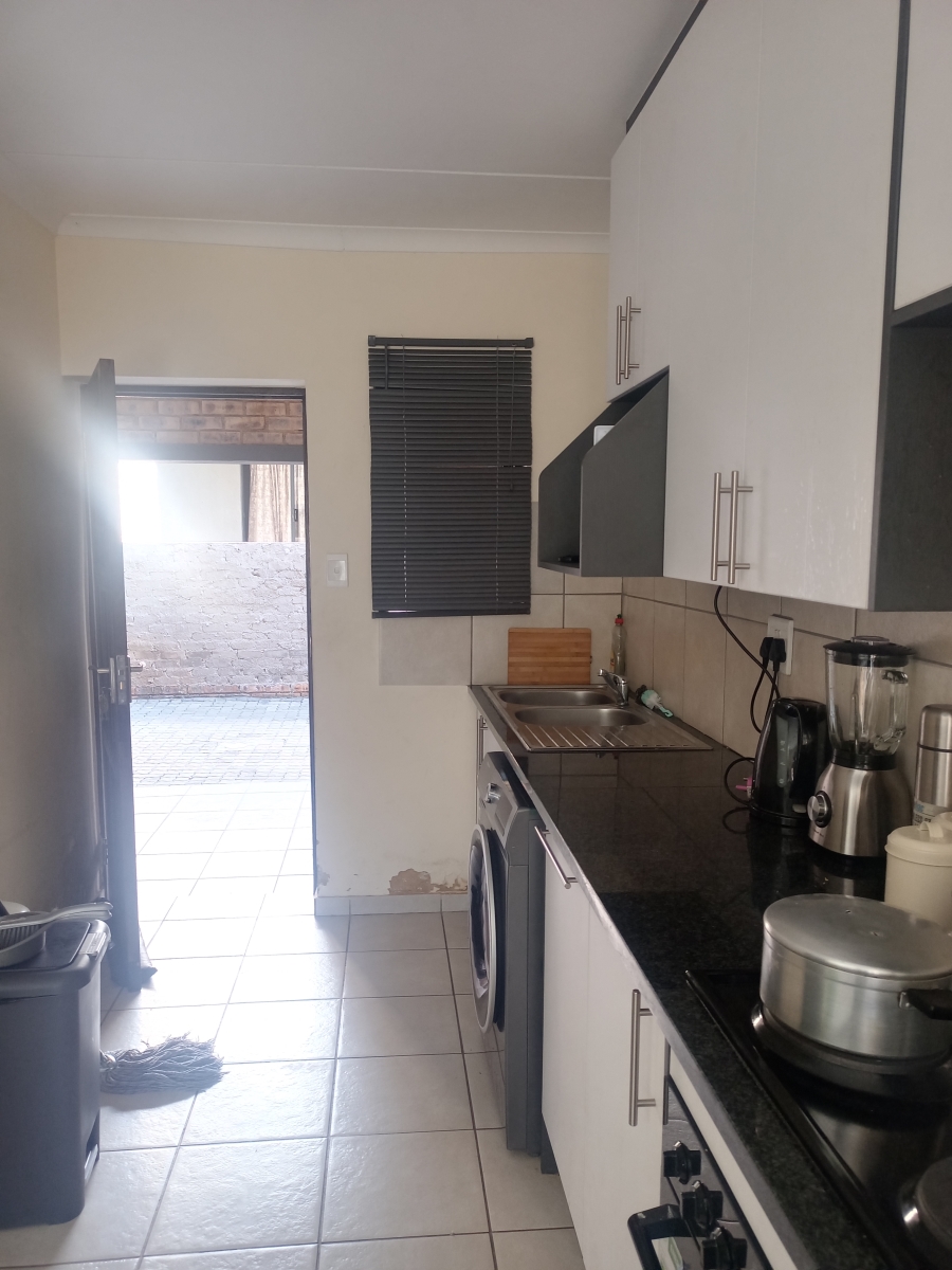 2 Bedroom Property for Sale in Cloverdene Gauteng