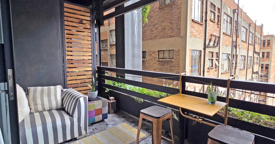 1 Bedroom Property for Sale in New Doornfontein Gauteng