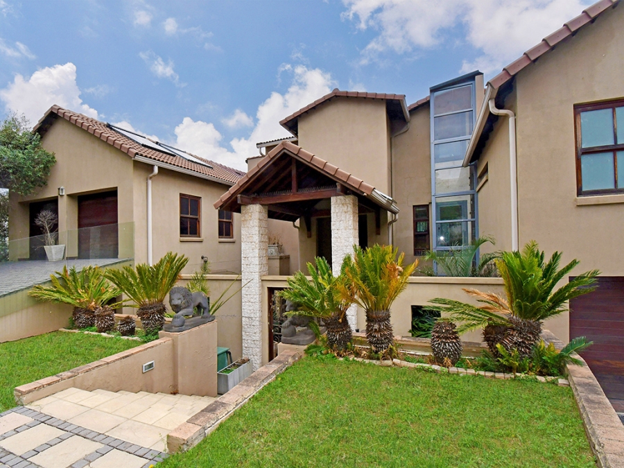 4 Bedroom Property for Sale in Benmore Gardens Gauteng