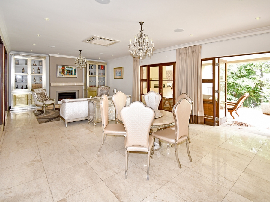 4 Bedroom Property for Sale in Benmore Gardens Gauteng