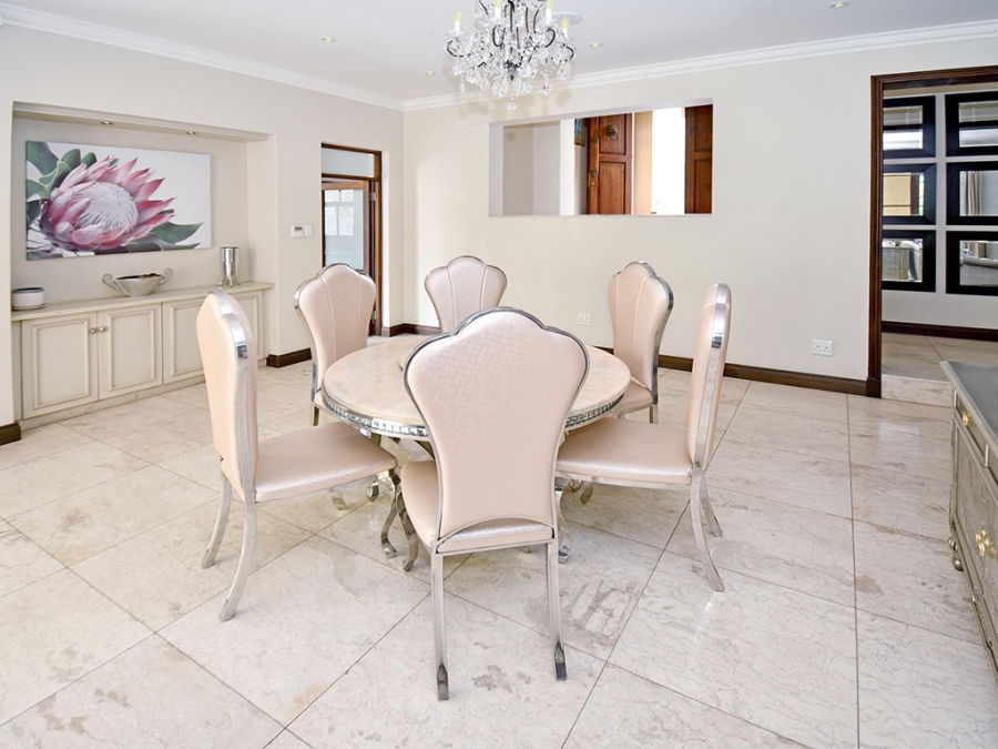 4 Bedroom Property for Sale in Benmore Gardens Gauteng