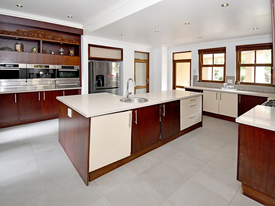 4 Bedroom Property for Sale in Benmore Gardens Gauteng