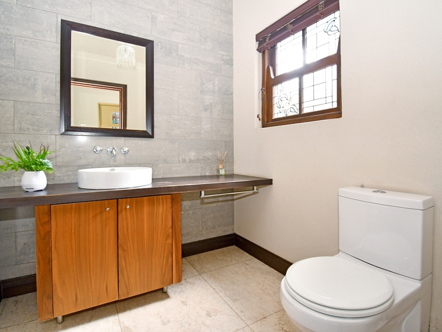 4 Bedroom Property for Sale in Benmore Gardens Gauteng