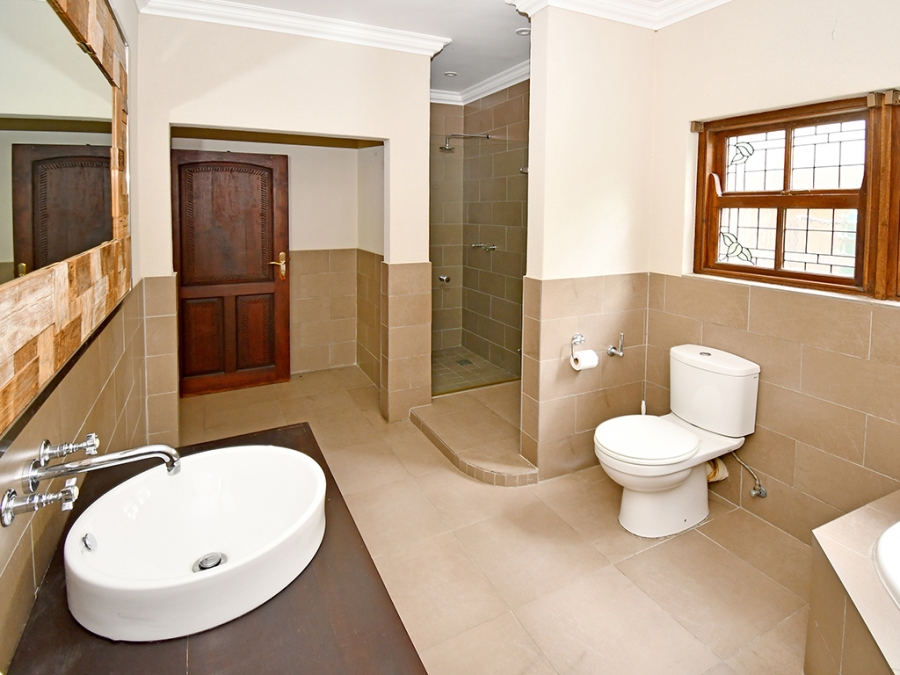 4 Bedroom Property for Sale in Benmore Gardens Gauteng