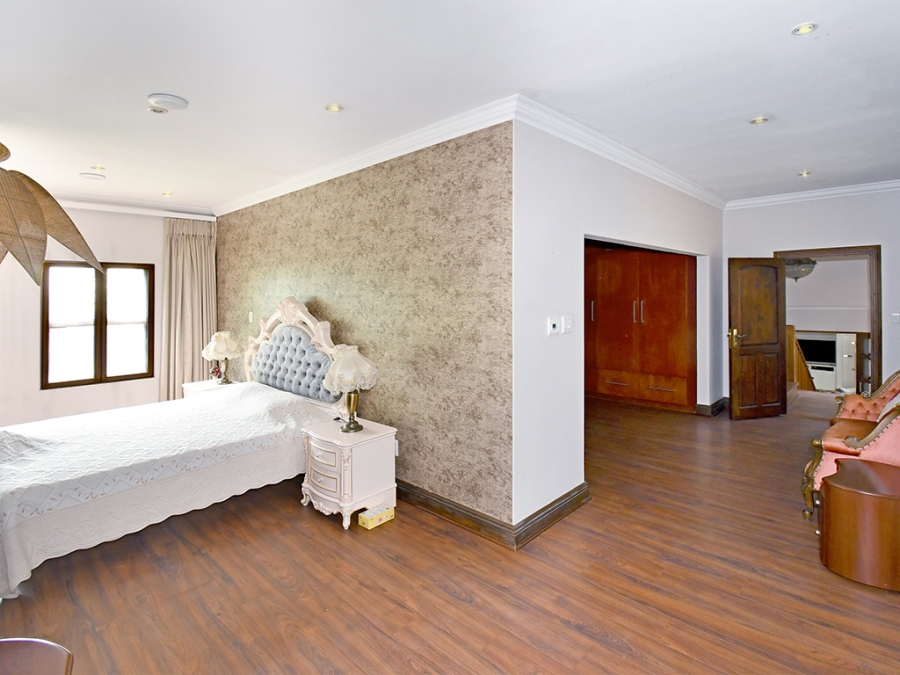 4 Bedroom Property for Sale in Benmore Gardens Gauteng