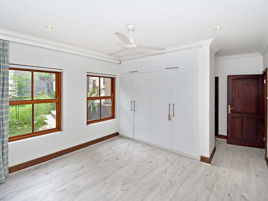 4 Bedroom Property for Sale in Benmore Gardens Gauteng