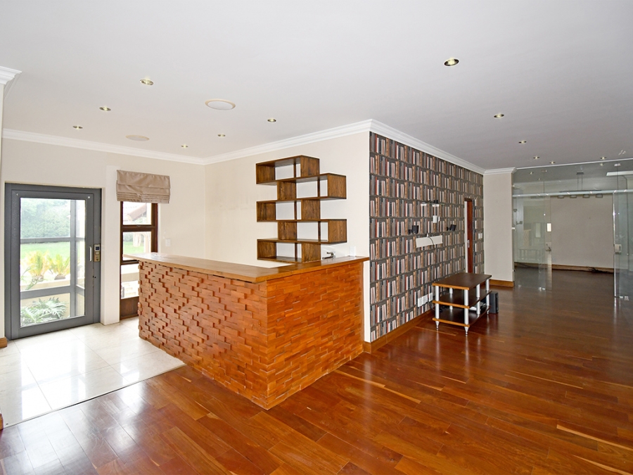 4 Bedroom Property for Sale in Benmore Gardens Gauteng