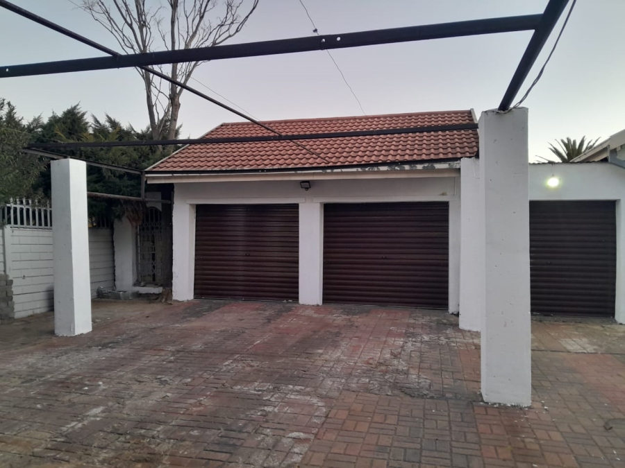 3 Bedroom Property for Sale in Bonanne Gauteng