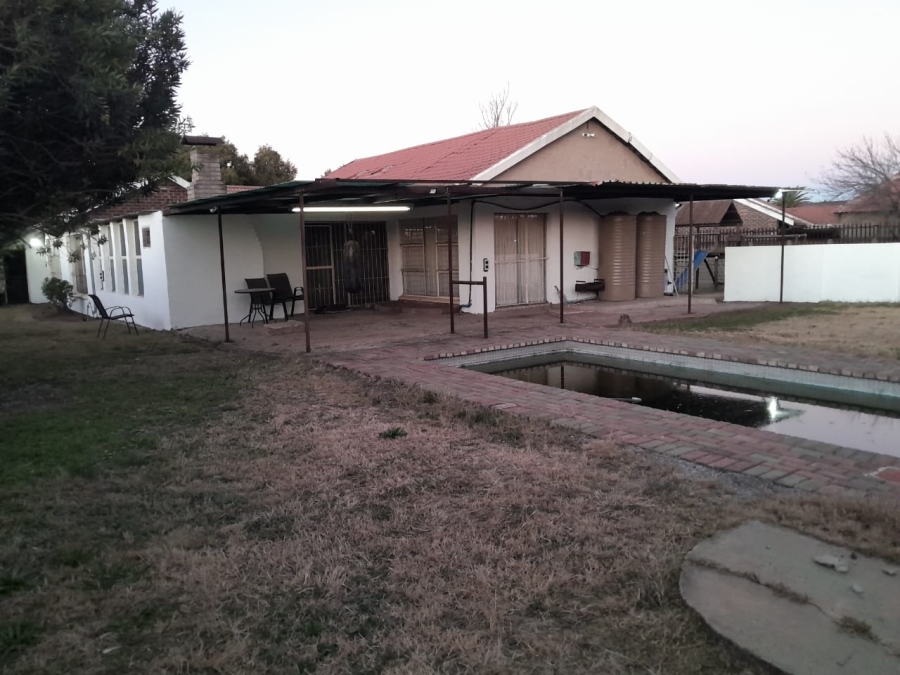 3 Bedroom Property for Sale in Bonanne Gauteng