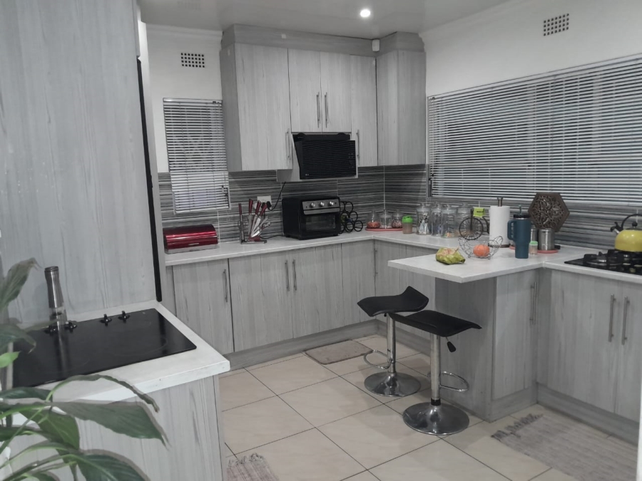 3 Bedroom Property for Sale in Bonanne Gauteng