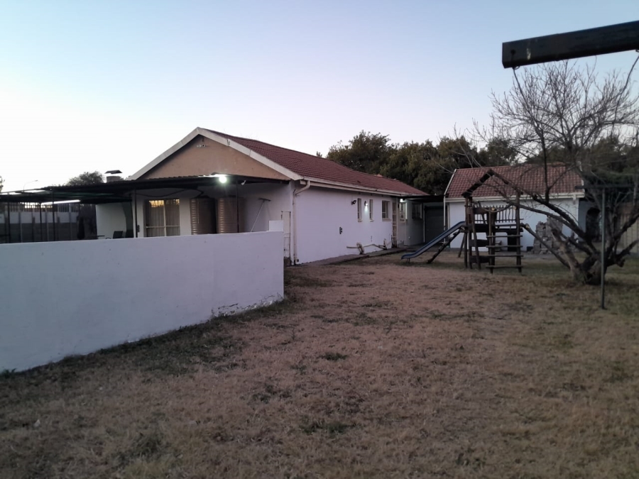 3 Bedroom Property for Sale in Bonanne Gauteng