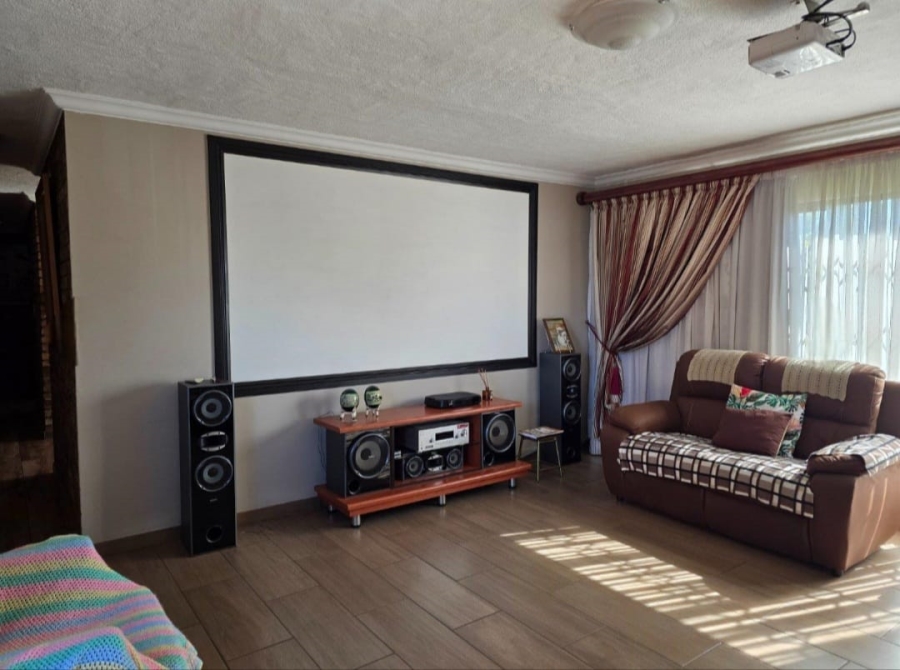 4 Bedroom Property for Sale in Bedworth Park Gauteng
