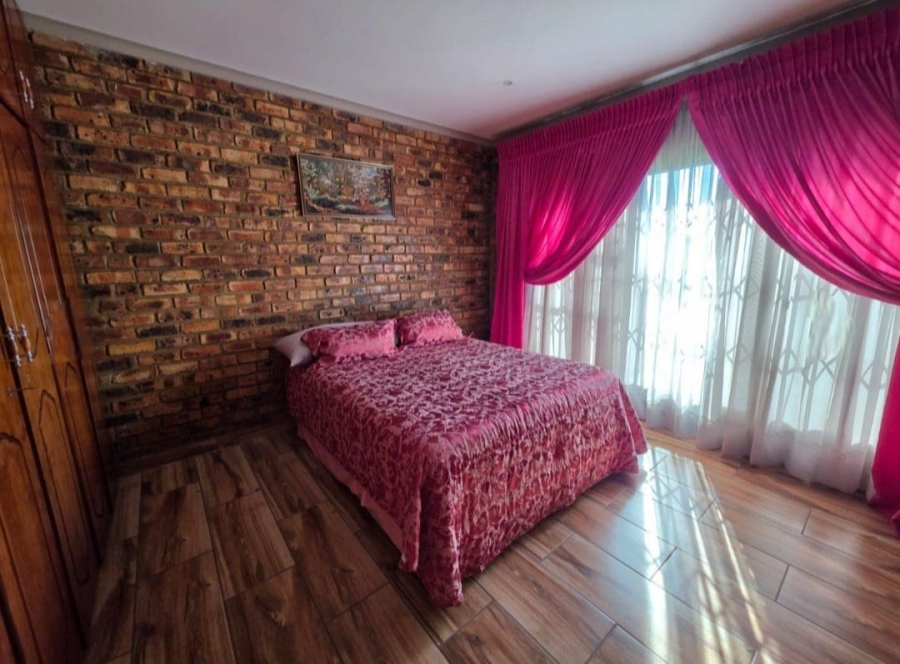 4 Bedroom Property for Sale in Bedworth Park Gauteng