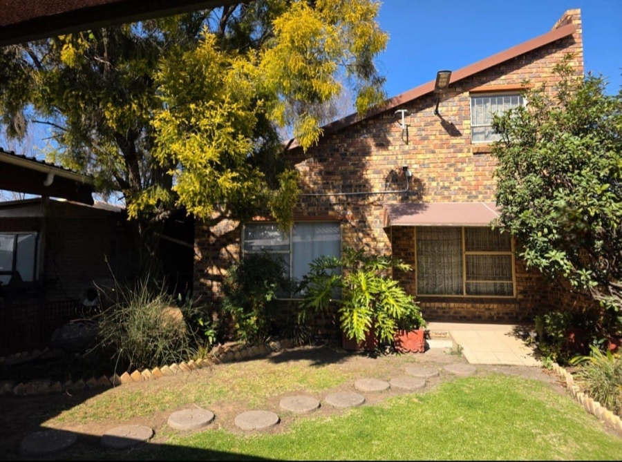 4 Bedroom Property for Sale in Bedworth Park Gauteng