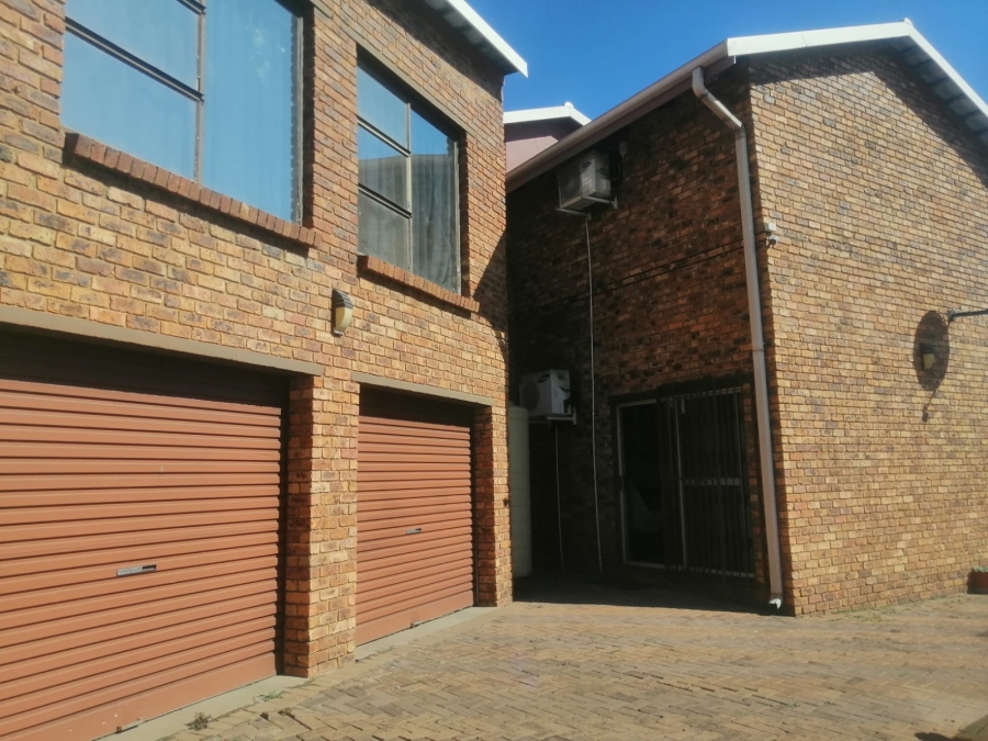 4 Bedroom Property for Sale in Bedworth Park Gauteng