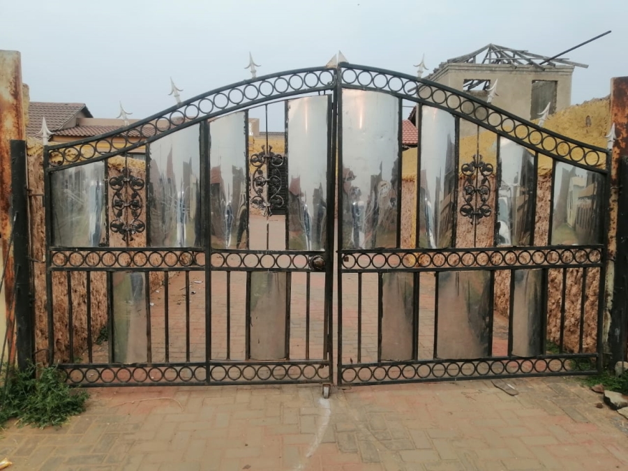2 Bedroom Property for Sale in Sebokeng Zone 19 Gauteng