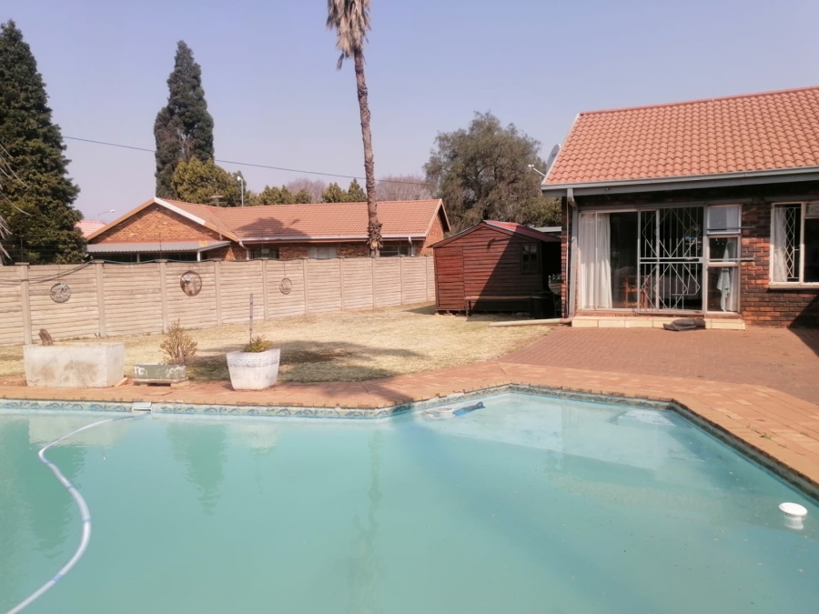 3 Bedroom Property for Sale in Bonanne Gauteng