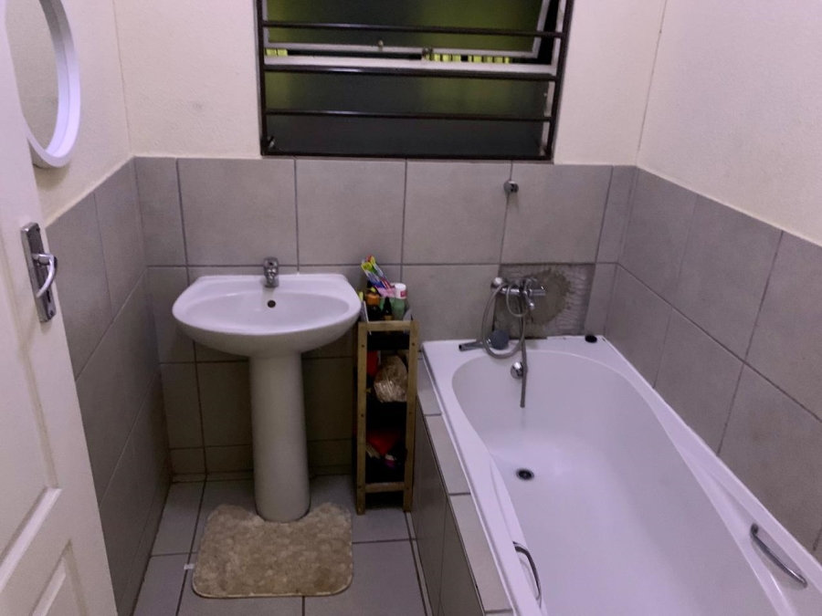 2 Bedroom Property for Sale in Vanderbijlpark CE 4 Gauteng