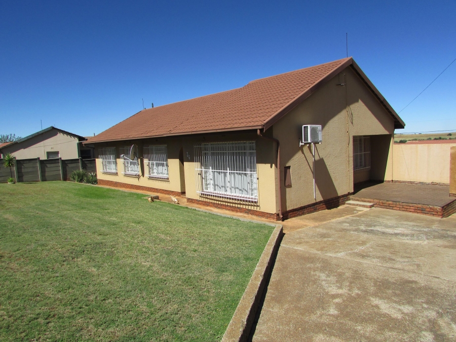 4 Bedroom Property for Sale in Hillshaven Gauteng