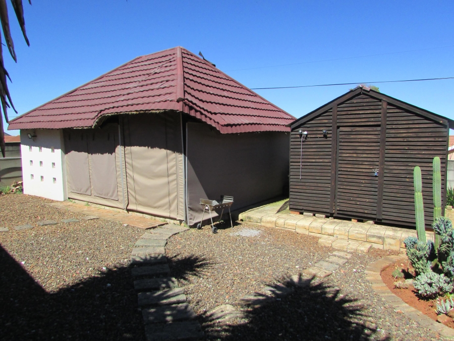 4 Bedroom Property for Sale in Hillshaven Gauteng