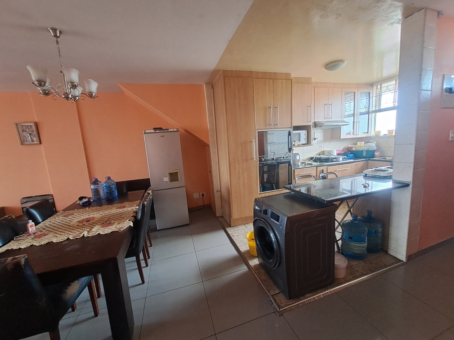 2 Bedroom Property for Sale in Yeoville Gauteng