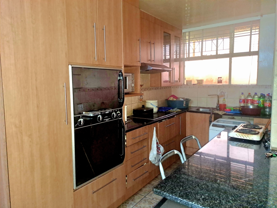 2 Bedroom Property for Sale in Yeoville Gauteng
