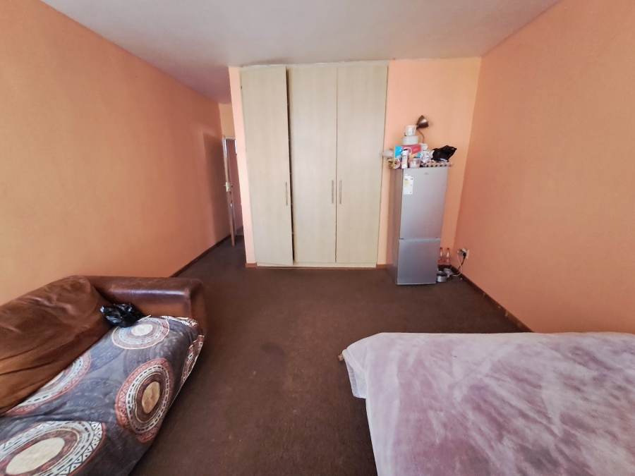 2 Bedroom Property for Sale in Yeoville Gauteng