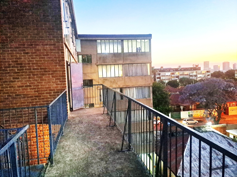 2 Bedroom Property for Sale in Yeoville Gauteng