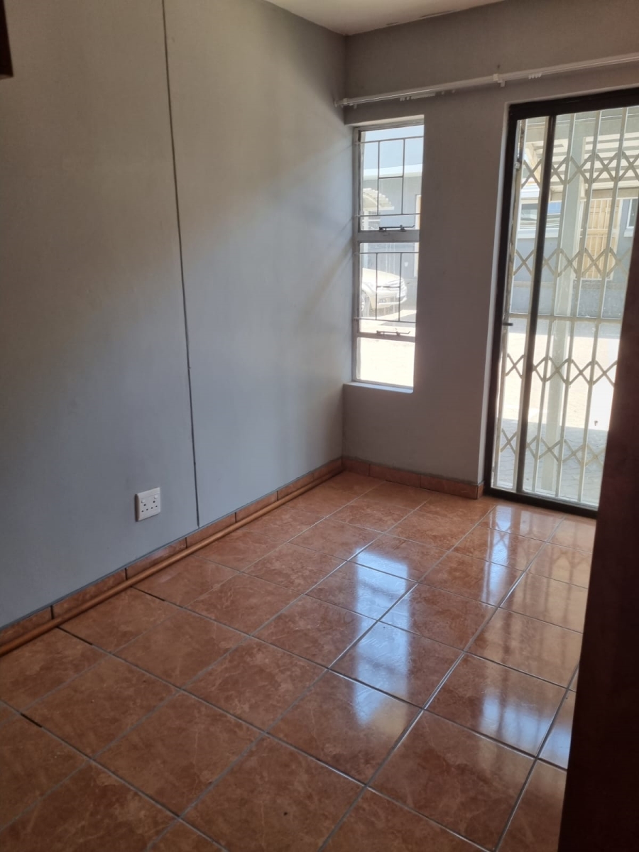1 Bedroom Property for Sale in Pollak Park Gauteng